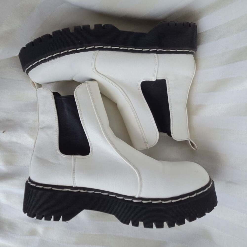 Sincerely Jules White Chunky Platform Chelsea Boots
